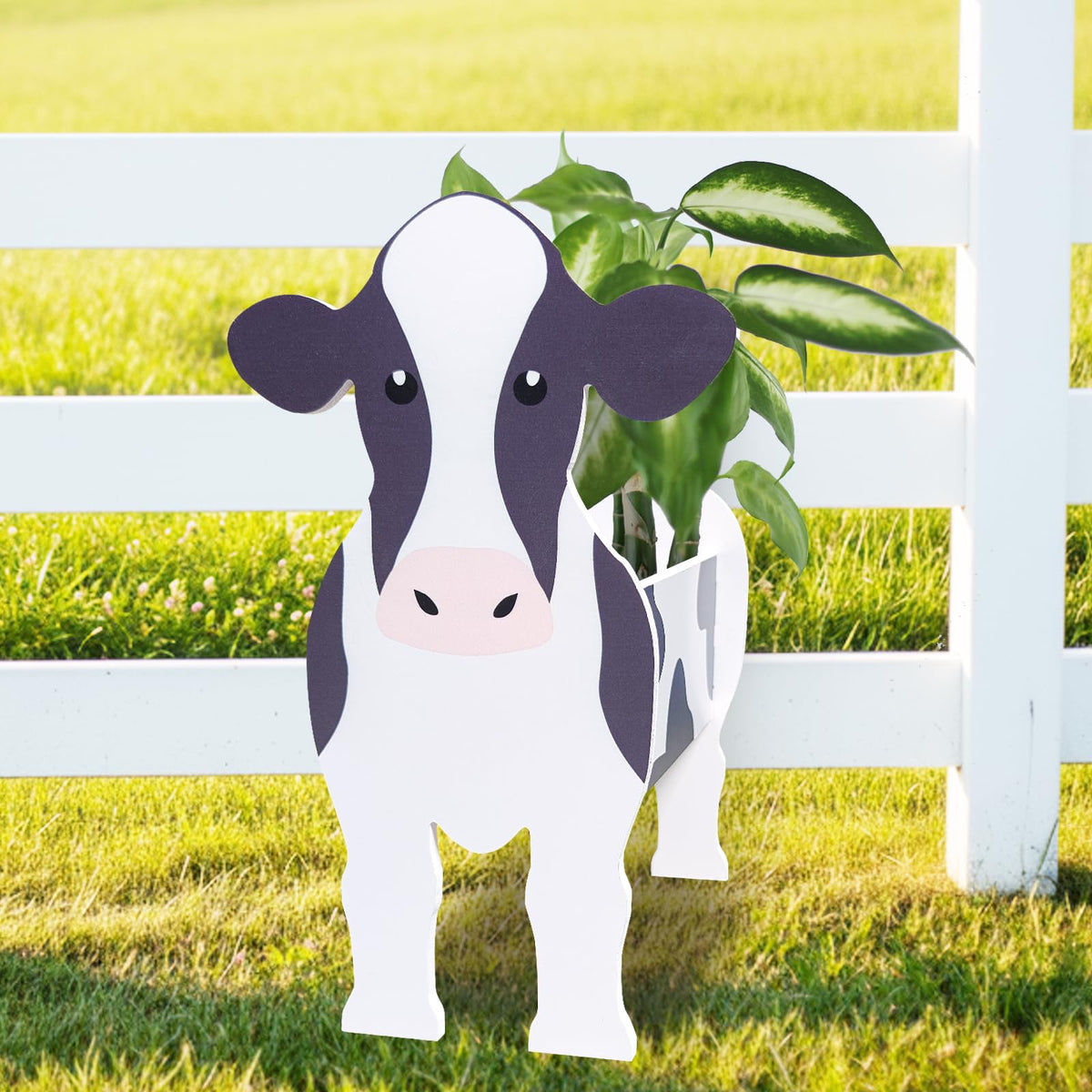 Lnakio Cow Planter 2D dairy cow design for indoor décor and mood-boosting space.