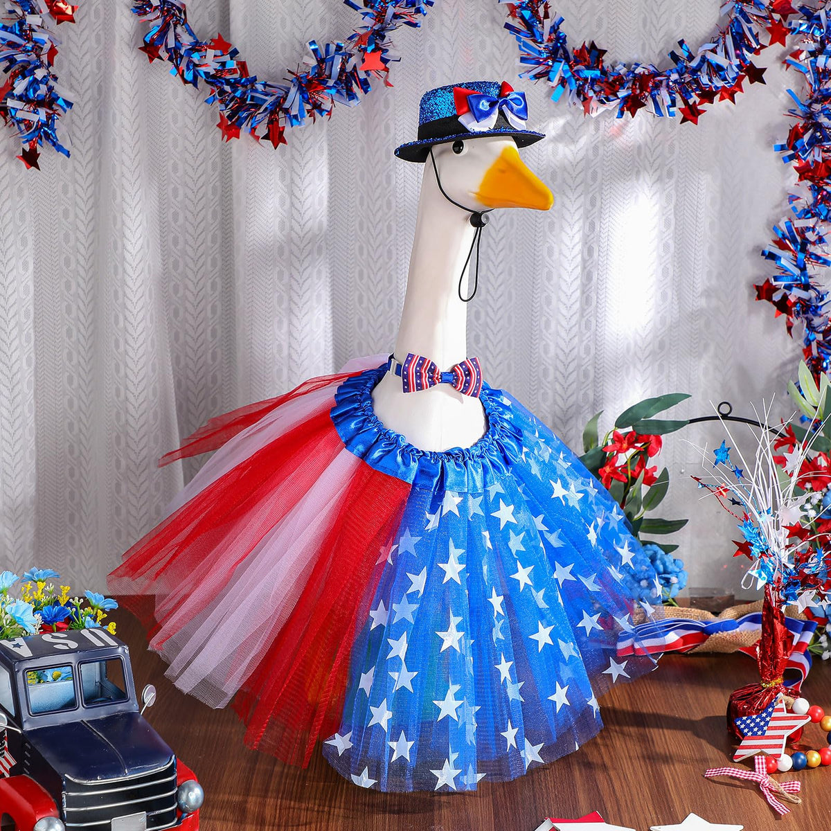 Locmeo patriotic goose outfit on a 23-inch statue enhances outdoor celebrations.