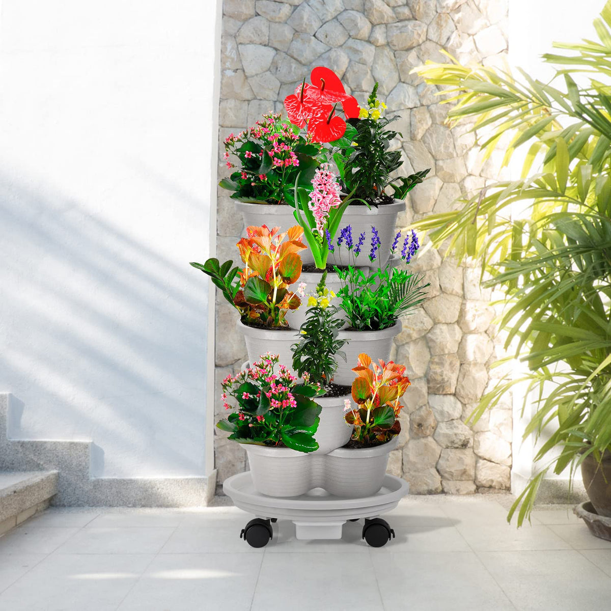 Looca three pack set provides versatile stands for multiple indoor displays.