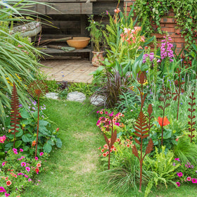 LOTADILO outdoor courtyard ornament stake brings weathered elegance to arrangements.