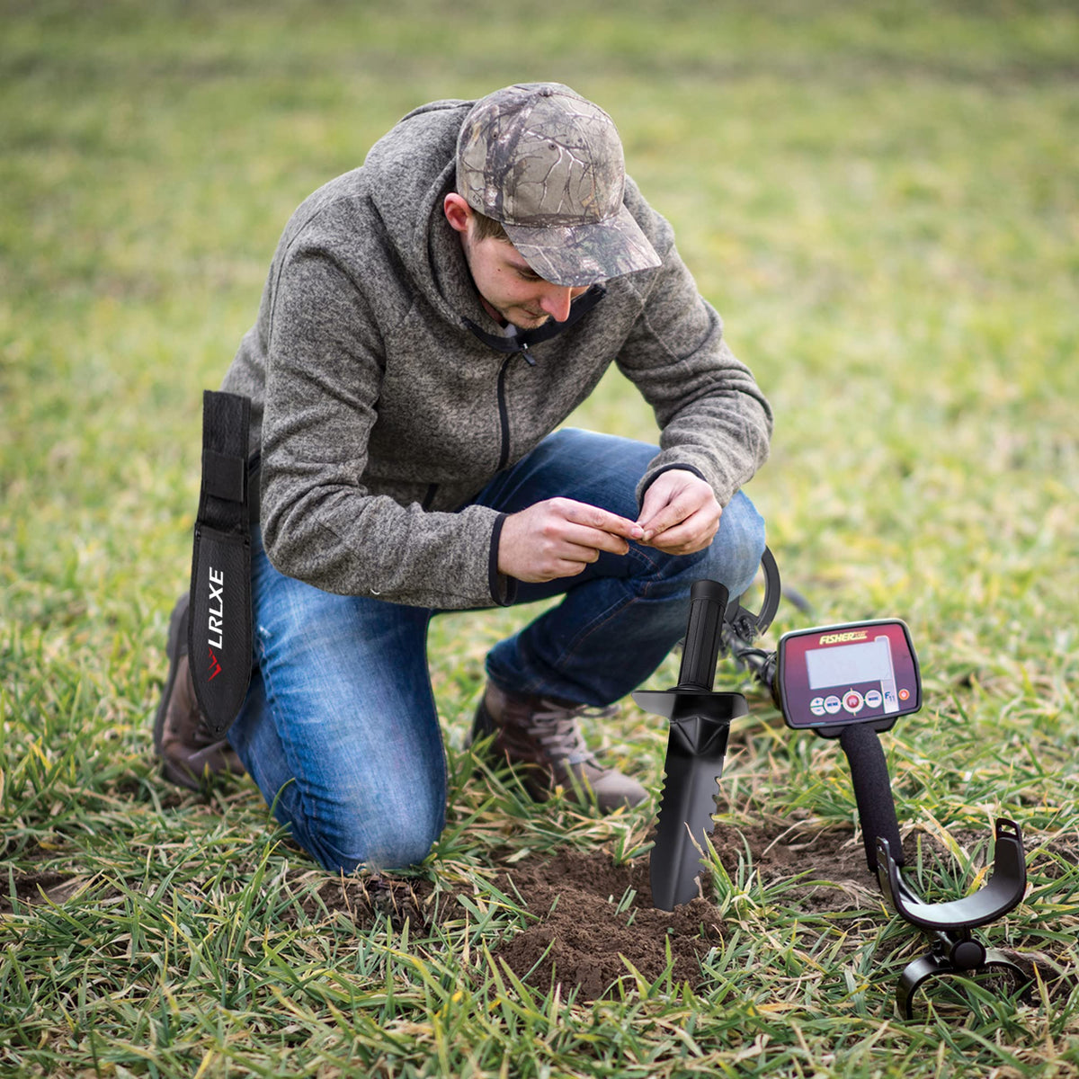 LRLXE gardening-tool design enables loosening soil and planting with ease.