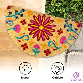 LUA VIKA flowery doormat close-up highlights natural coir texture.