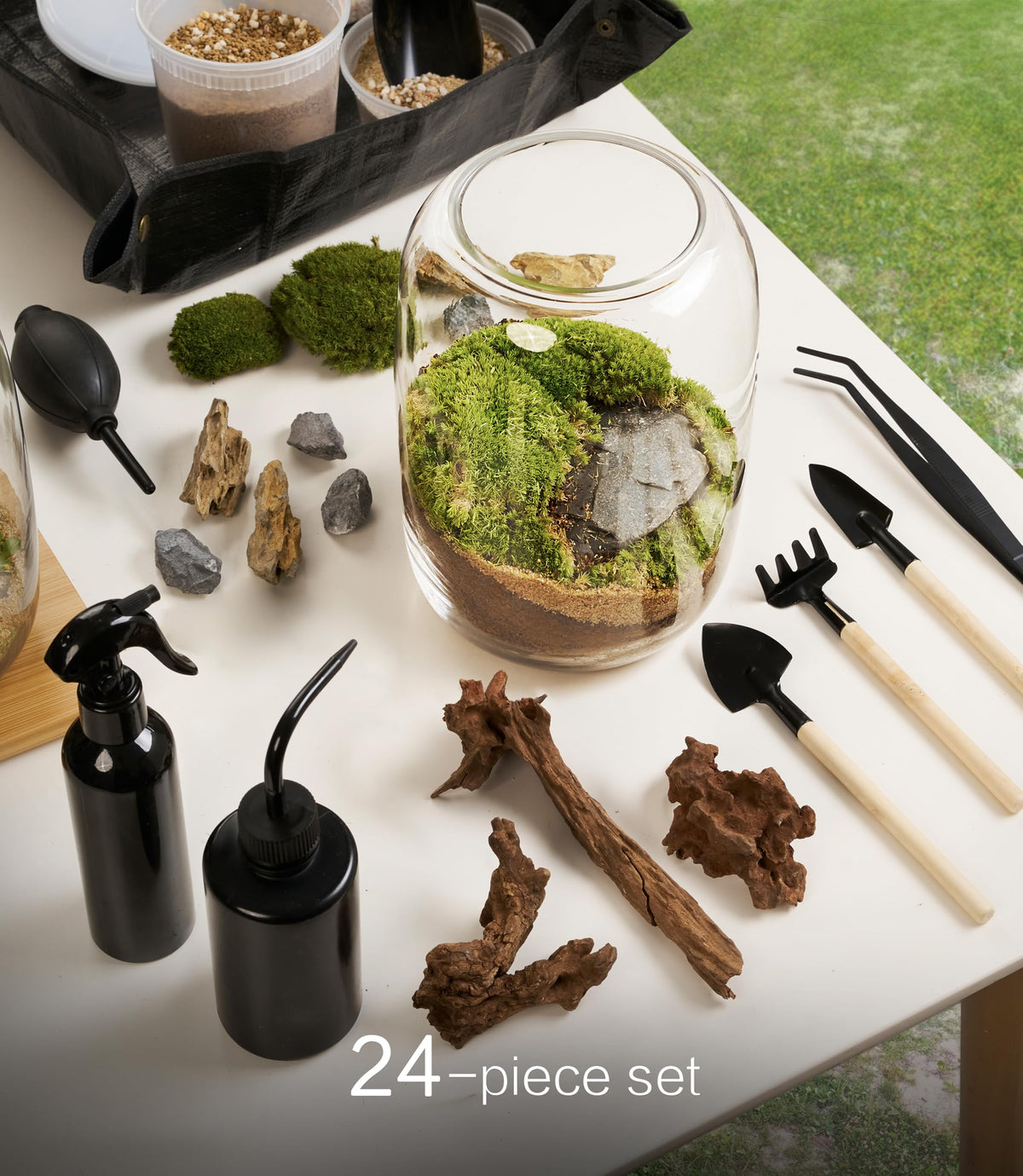 LuckyRunes grow light LED highlights the display on desks and shelves.