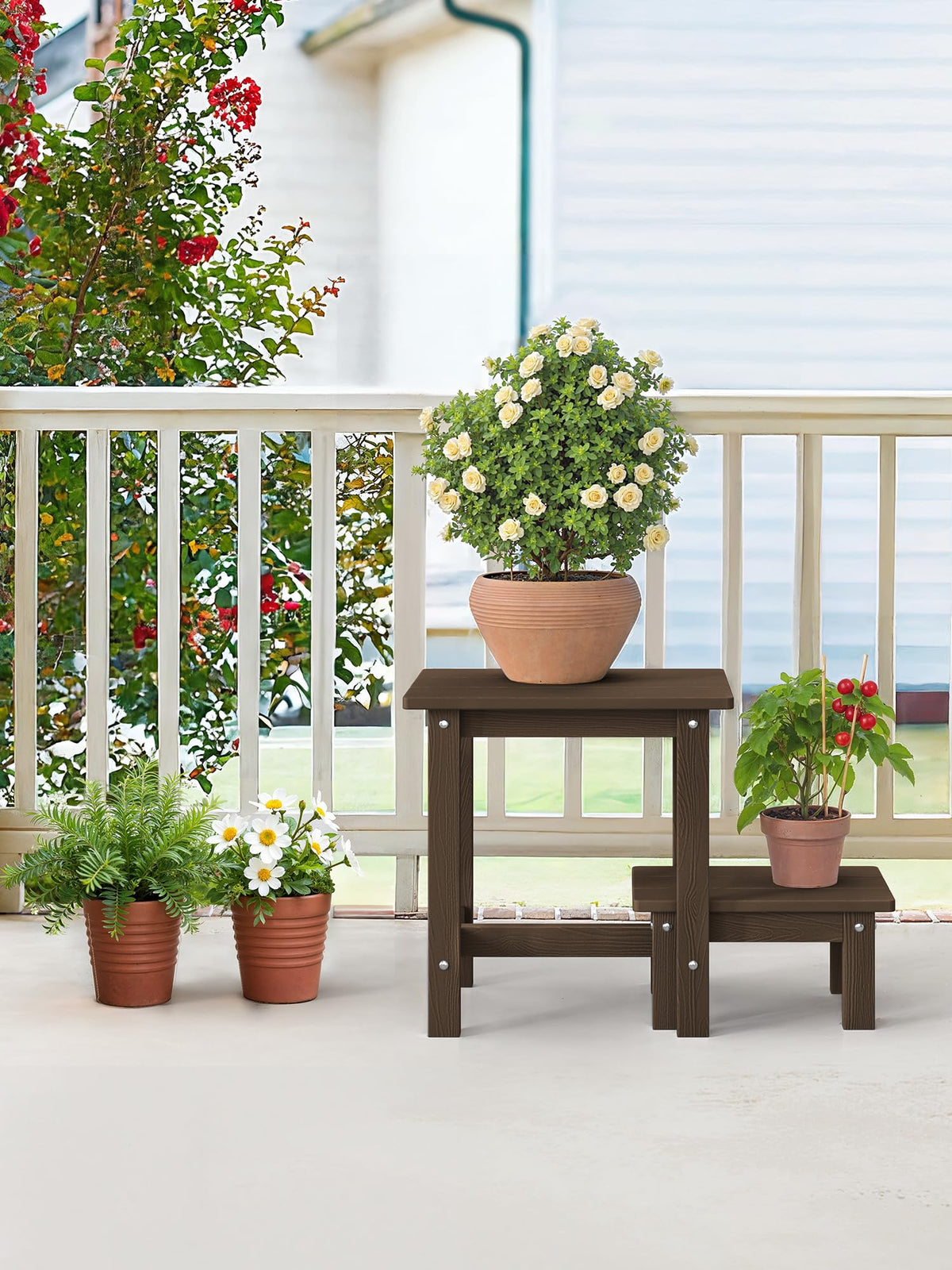 LUE BONA weather-resistant HDPS finish resists fading in sun and rain.