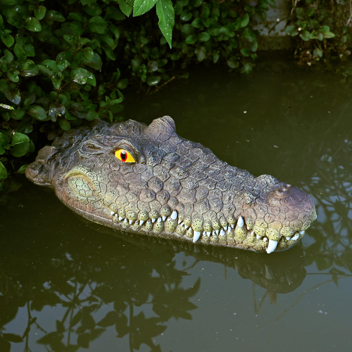 LUEUR outdoor garden decor complements ponds and landscapes with a playful touch.