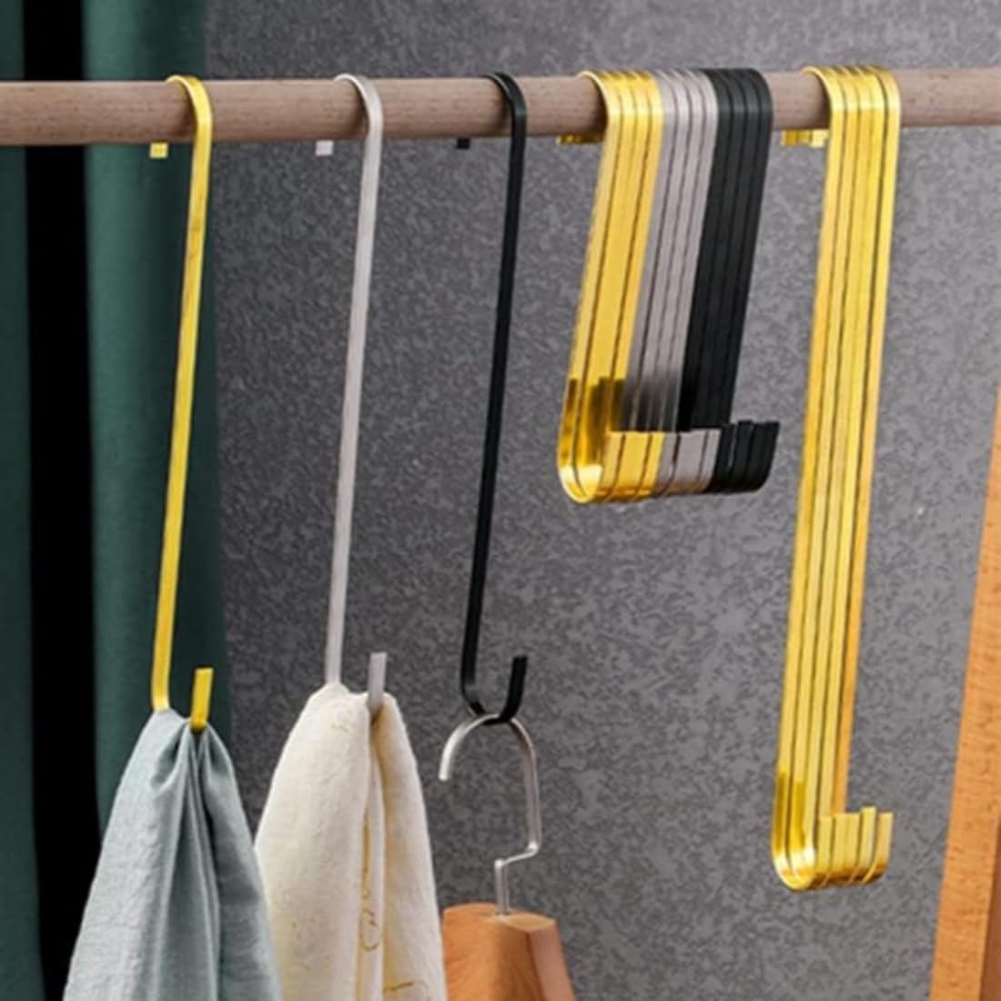 LuoQiuFa purse and bag hook supports hallway organization