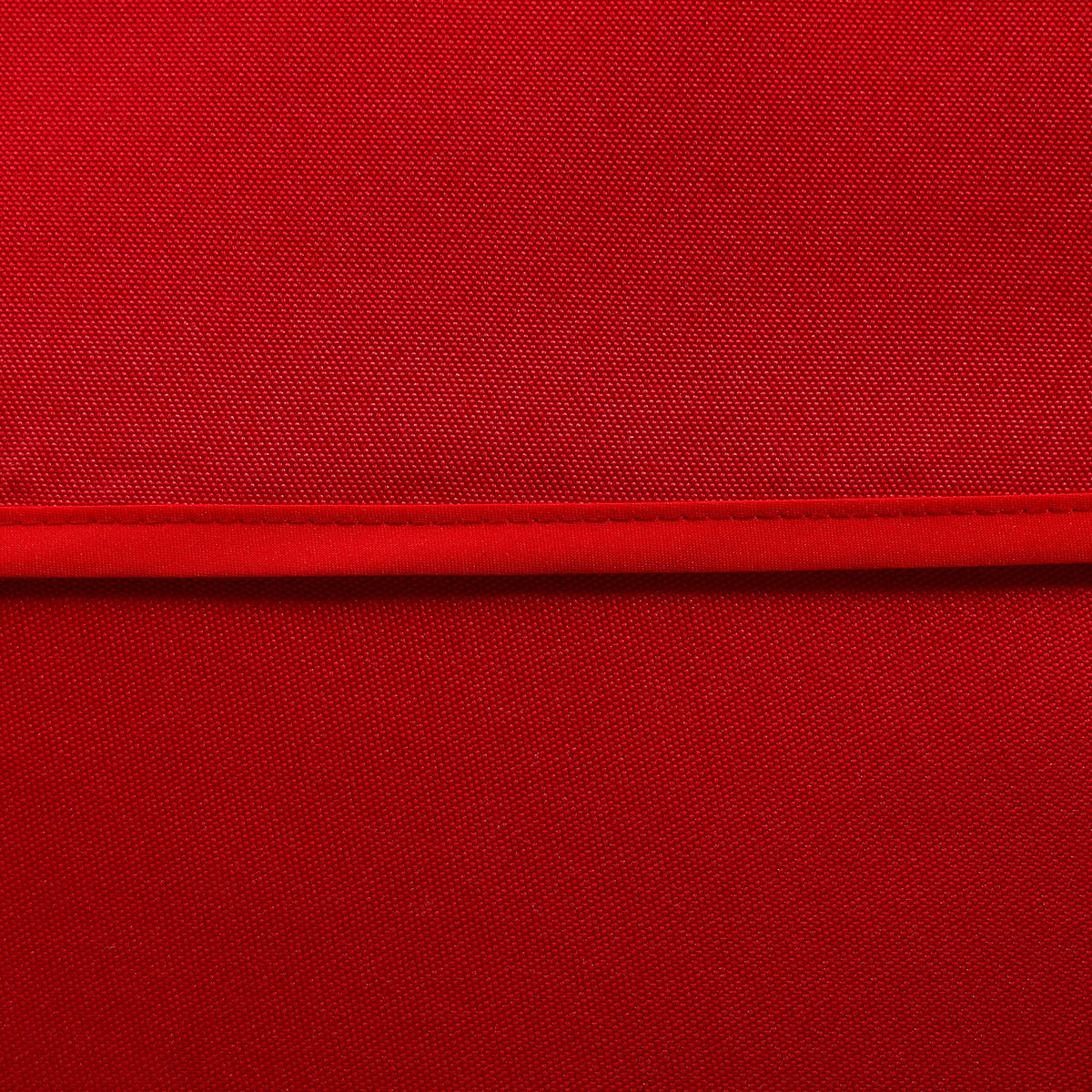 LUSHVIDA washable polyester tablecloth stays wrinkle-free after washing.