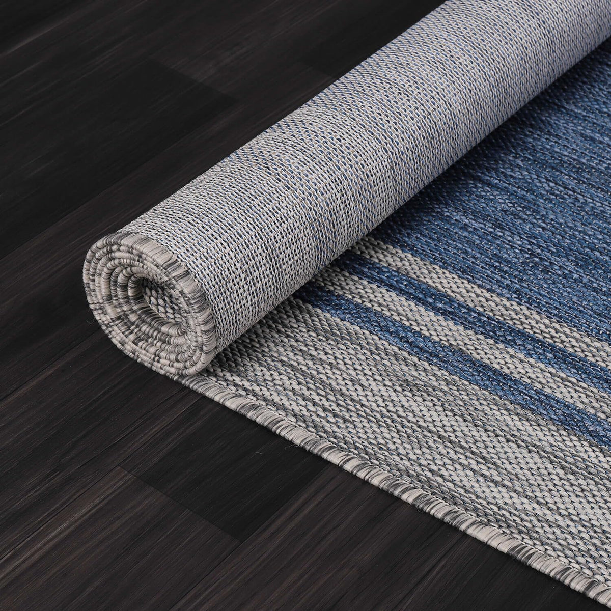 Luul Home kid-friendly outdoor rug beige; safe for play areas and pets.