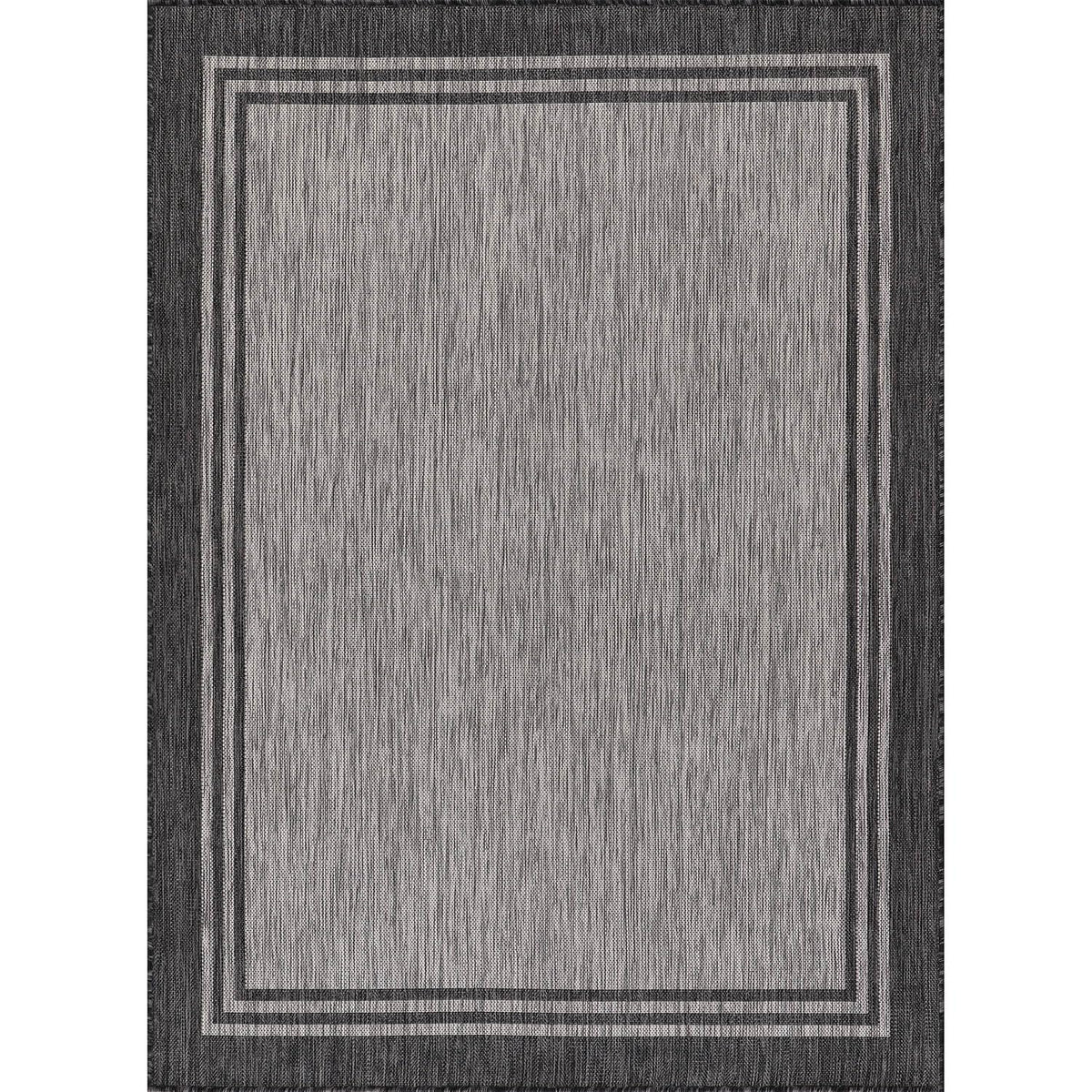Luul Home outdoor rug for patio decor, versatile for living areas.