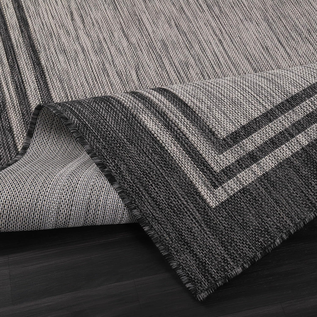 Luul Home washable outdoor rug 9x12 in entryway for quick refreshes.