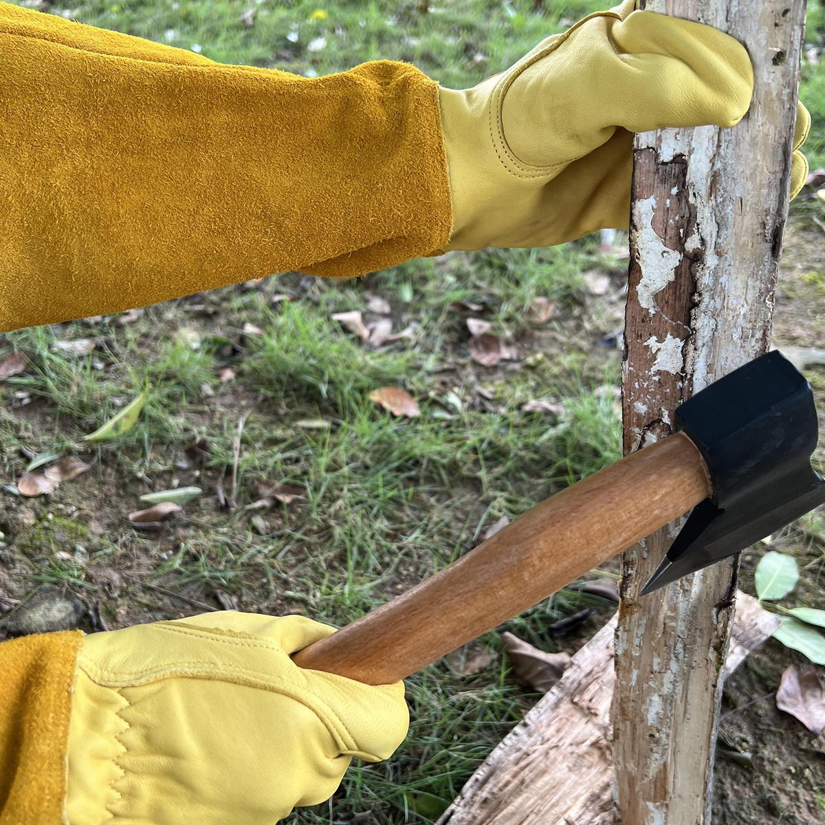 Luvaswel multifunctional garden gloves suit weeding, planting and soil work.