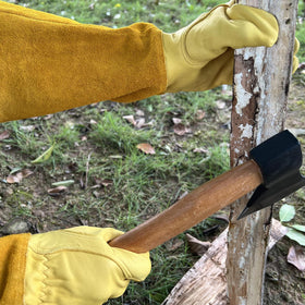 Luvaswel reinforced stitching gloves offer durable wear for year-round gardening.