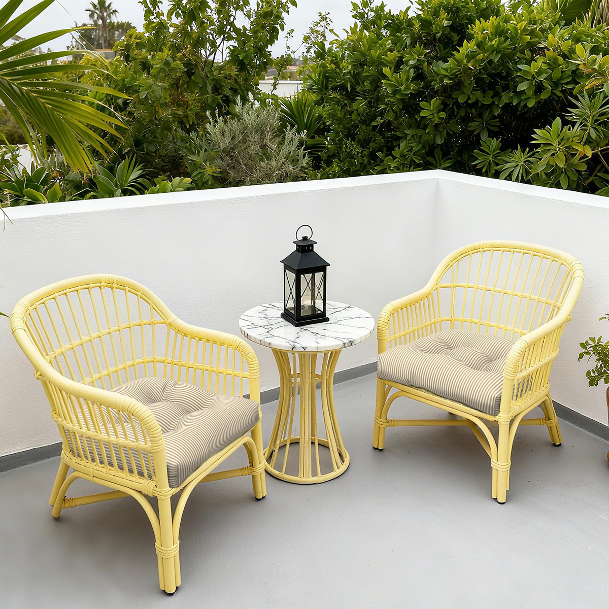 LVTXIII four-ties design keeps cushions securely attached to chairs