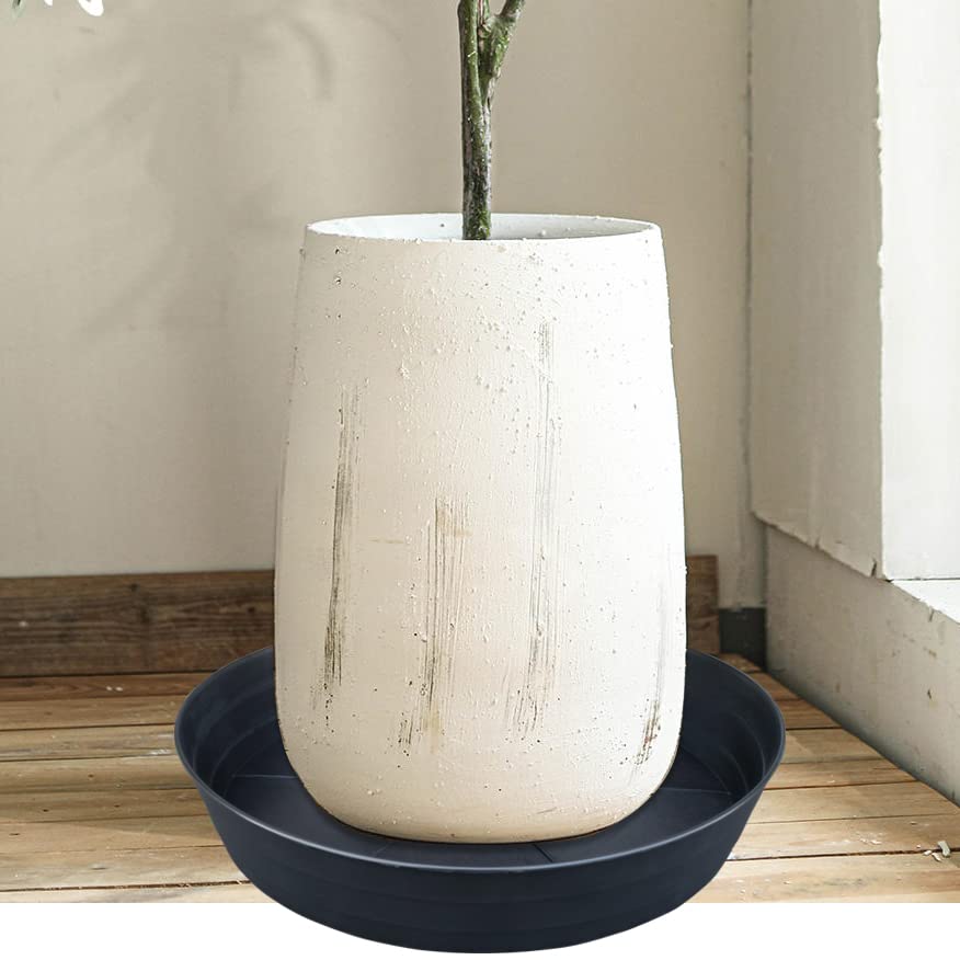 LWALRS round-design tray complements any pot color and matches various pot styles.