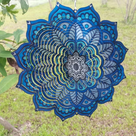 Lylence wind spinner spins with the breeze, forming a captivating 3D reveal.