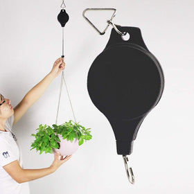 Lythor easy installation with screw-in hooks for secure setup