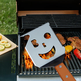 M-HHonger smiling-face spatula for lively barbecues and party-ready grilling moments.
