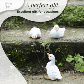 Mageeki outdoor duck display brightens front yard for seasonal curb appeal.