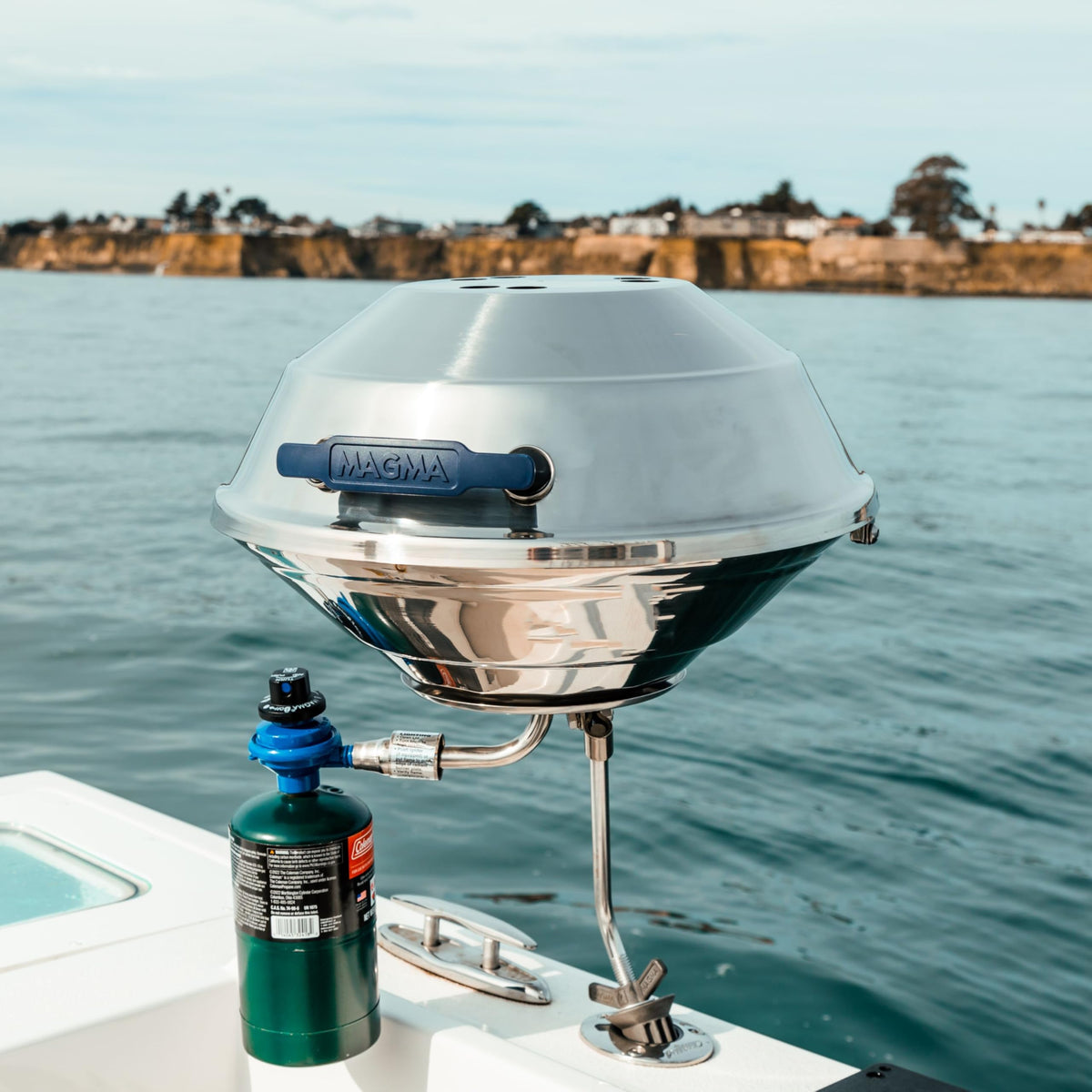 MAGMA A10-215 stay-cool handle stays cool during grilling