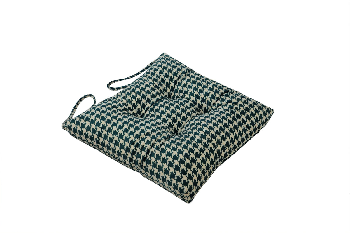 Makimoo soft polyester fabric cushion provides durable, smooth seating