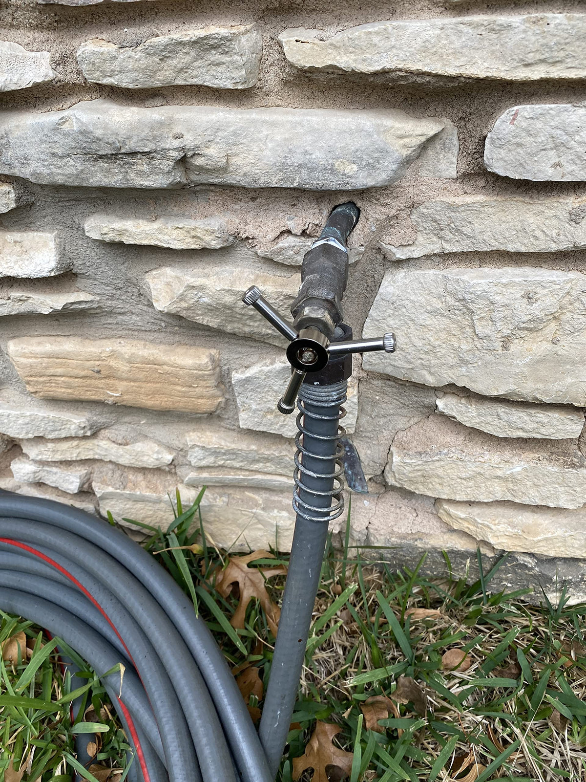 MANDLE stainless steel and nickel‑plated brass construction resists rust