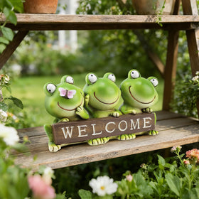 Mantaoilfe hand-painted frog statue welcomes guests on porches or tabletops with rustic charm.