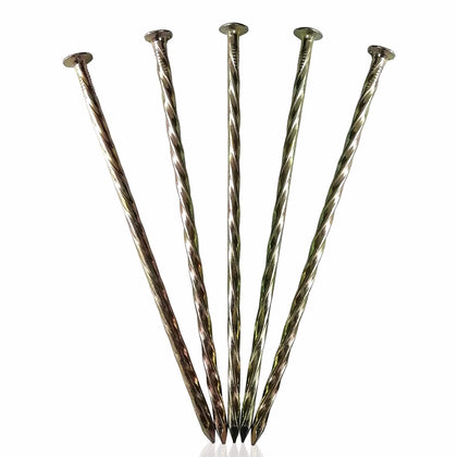 MAOMBO 70-pack 6-inch turf spikes with galvanized finish secure artificial grass edges.