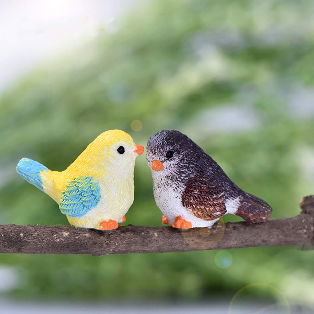 MAOMIA bird figurine shows intricate resin detailing; perfect for terrarium displays.