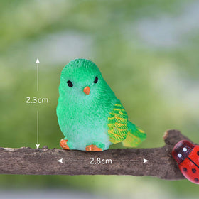 MAOMIA mini bird figurine; durable resin stands up to routine handling in crafts.