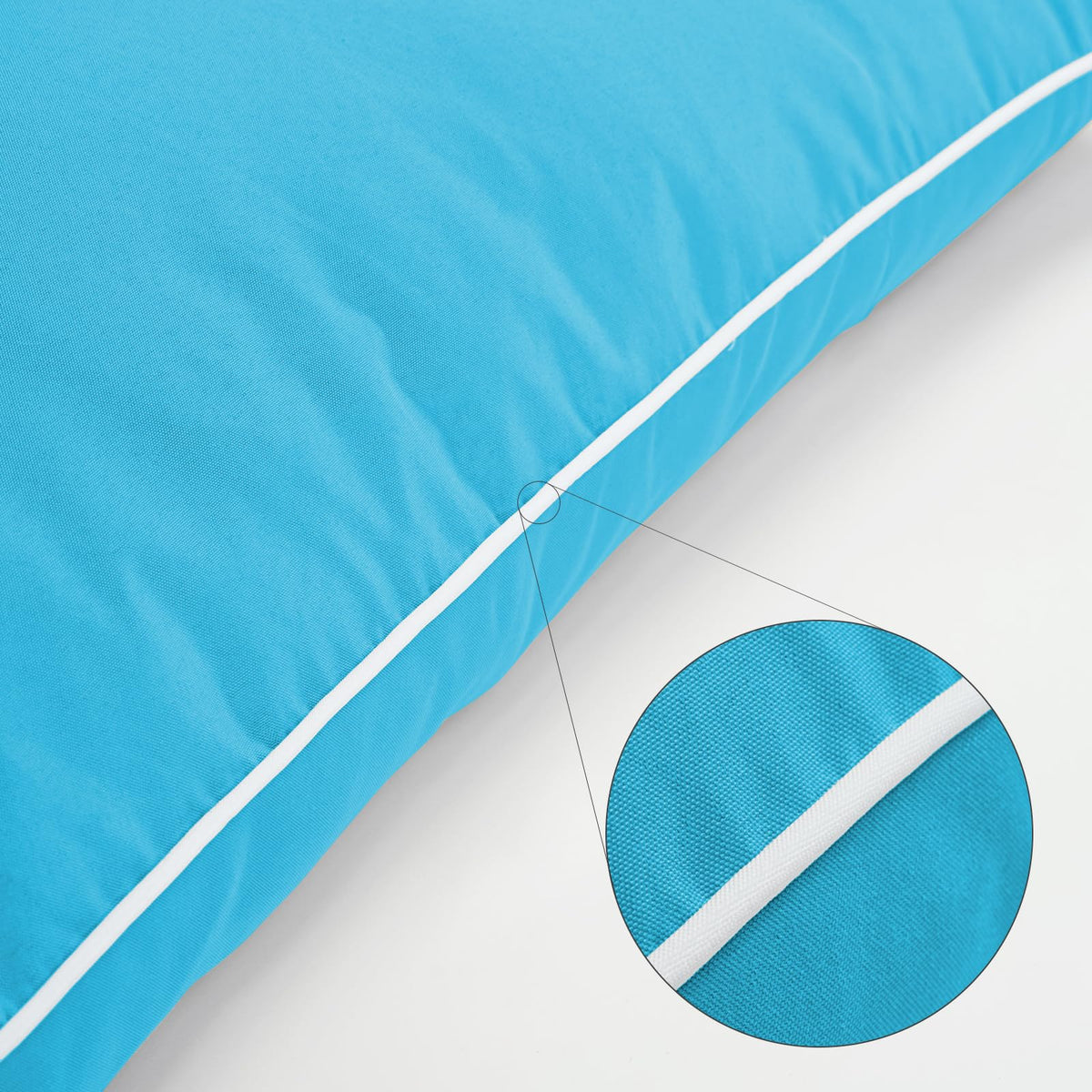 Maphissus outdoor polyester hammock cushion withstands sun and breeze.