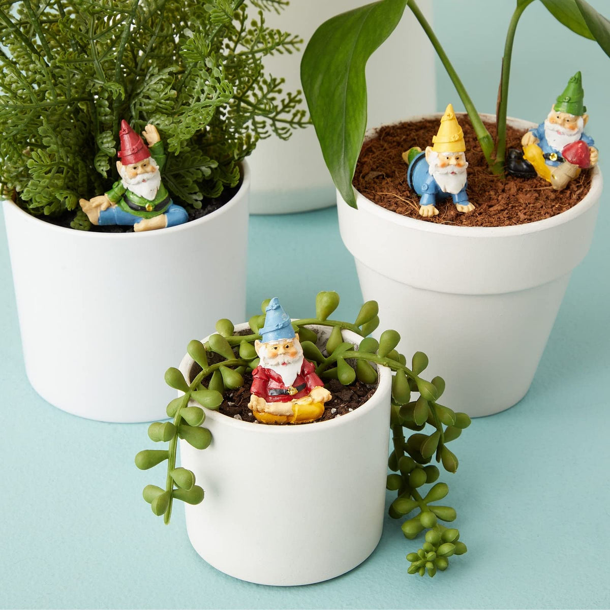 Maplefield Juvale mini gnomes fit balcony spaces without crowding