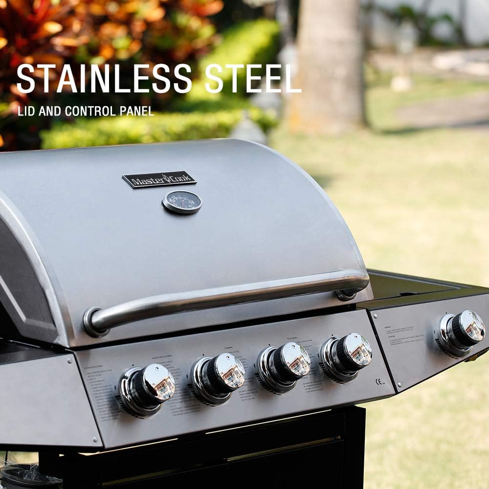 Master Cook in-action grilling session produces even sear marks