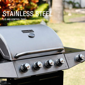 Master Cook in-action grilling session produces even sear marks