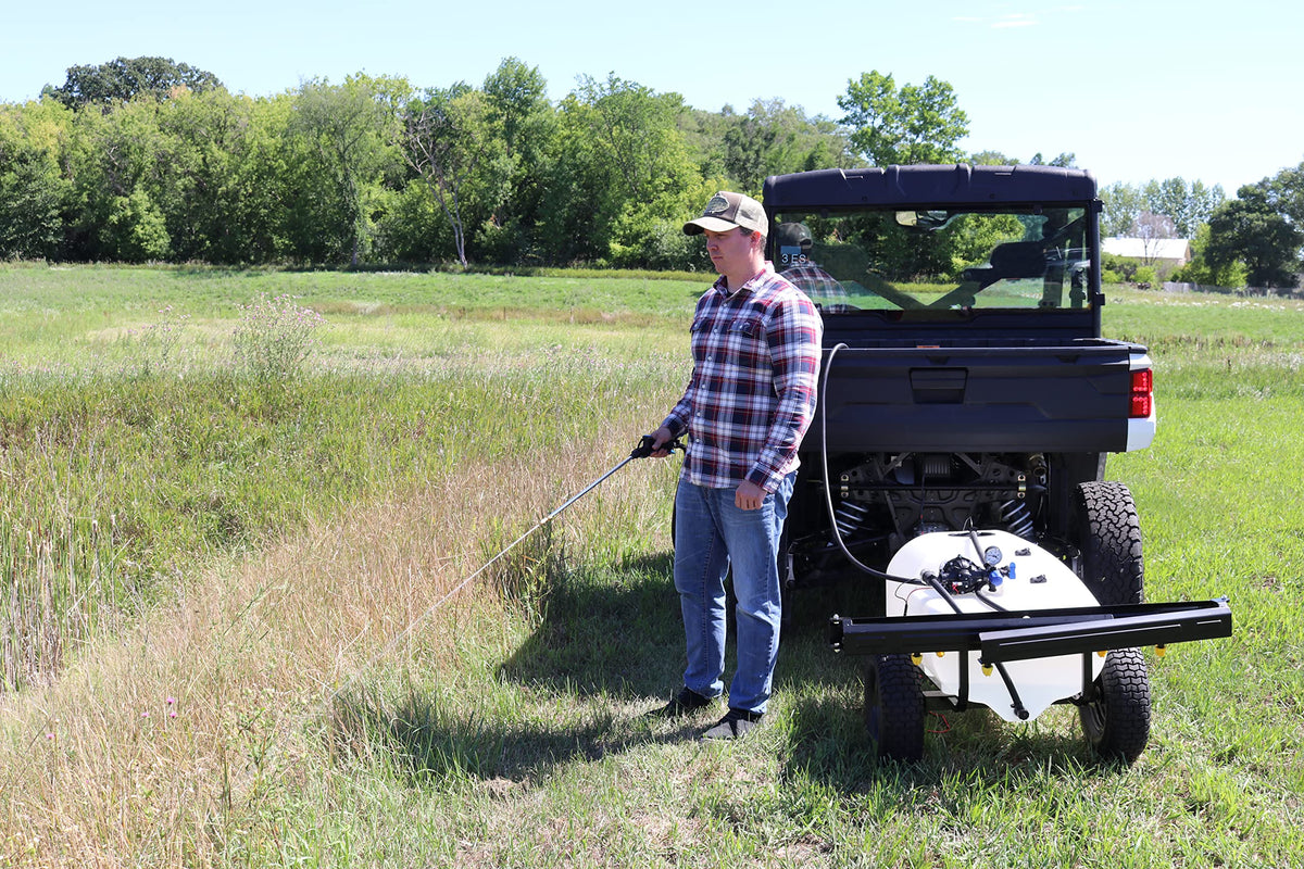 Master Mfg 10 ft spray boom with no-drip nozzles.