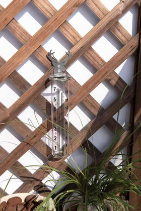 Mateda garden-decor rain measure adds charm and practical data