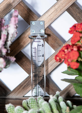 Mateda outdoor yard rain gauge in garden setting