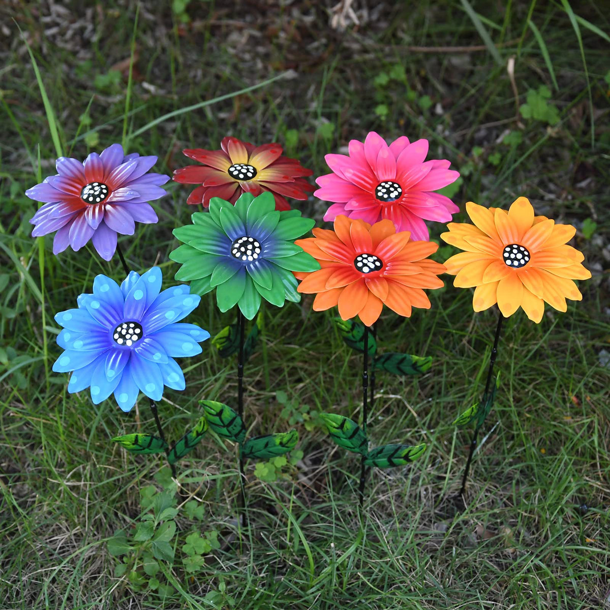 Matlern 7-piece set adds color and whimsy to gardens.