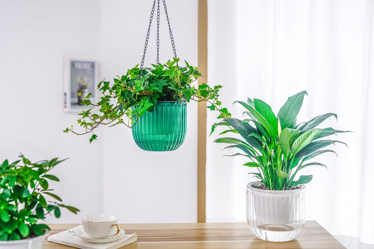 Rust-resistant triple hooks provide stable hanging support for Melphoe planters