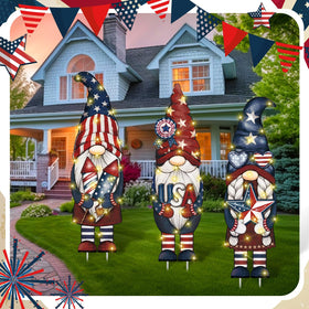 Memorywuu Patriotic gnome yard decor features bright LEDs for nighttime visibility.