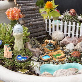 Meooeck miniature splashy river scene adds vibrant texture to DIY displays.