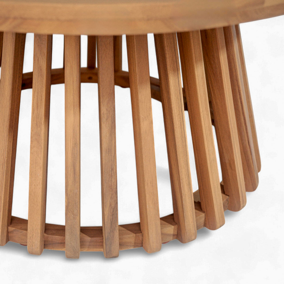 Merax dimensions 31.5 inch round table ships with easy assembly.