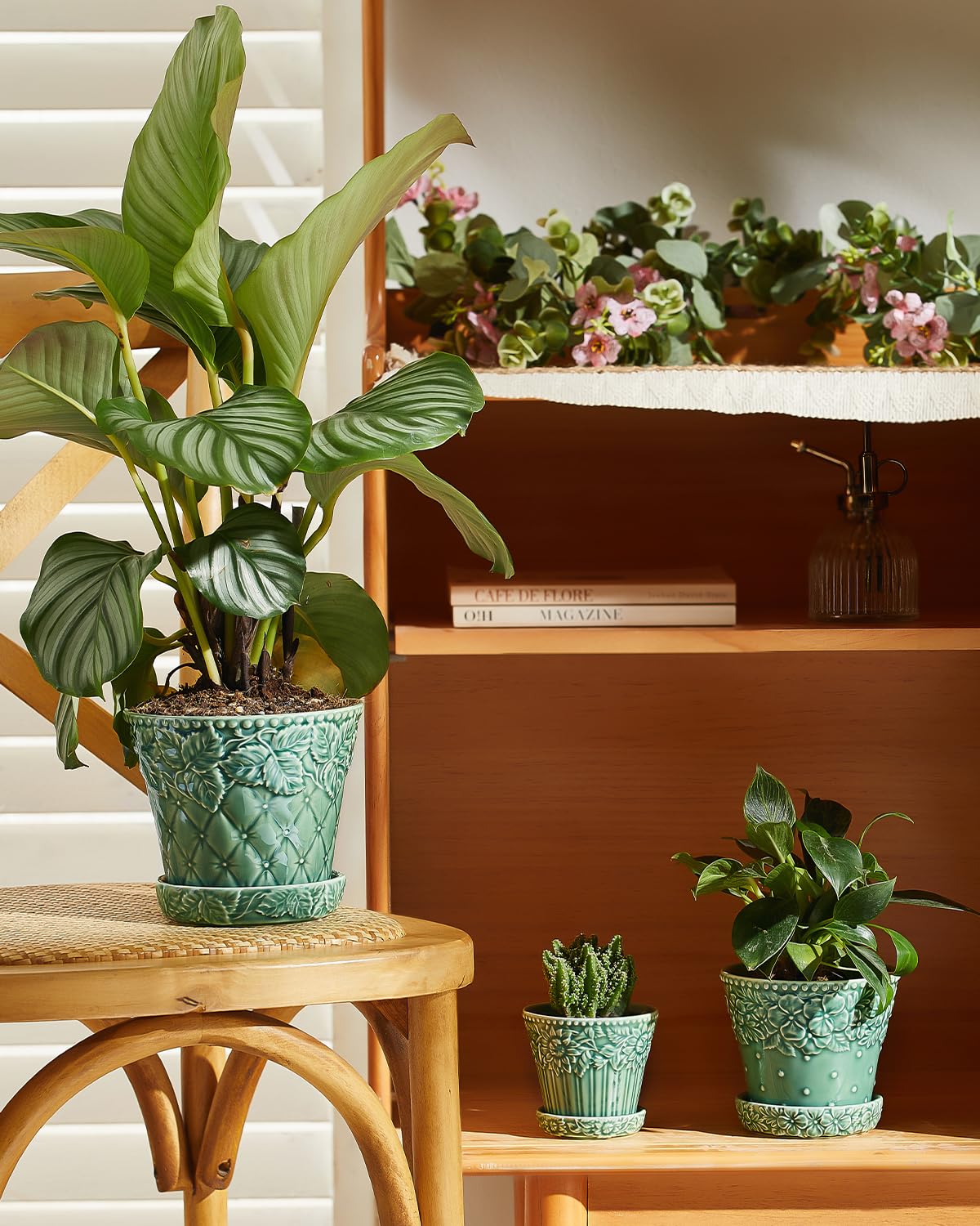 Metahom set of four pots makes a thoughtful plant gift.