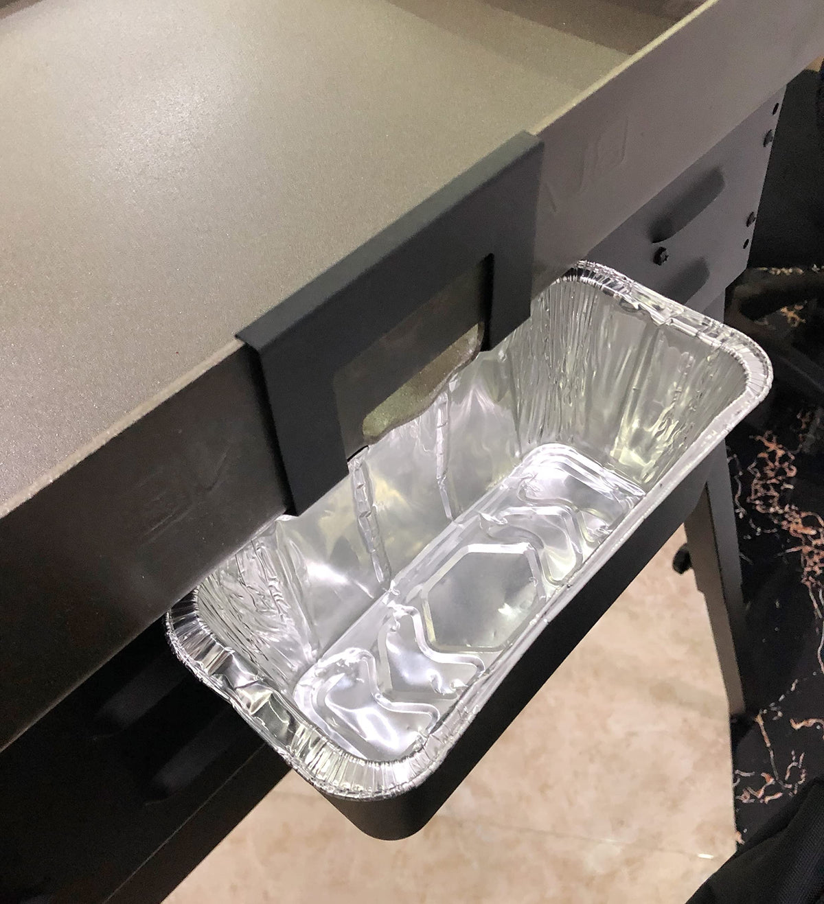 Capacity of 7x3.2x2.8 inches, fits liners for about five cooks