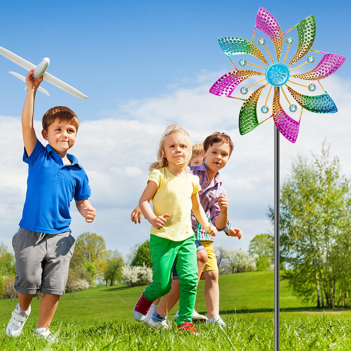 MeyRolizn wind spinner with weather-resistant coating resists rust in outdoor conditions.
