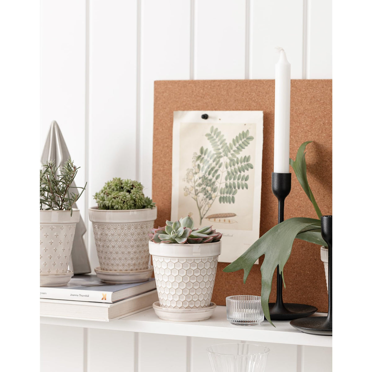 MIKIGEY off-white ceramic pot adds subtle tone to rooms