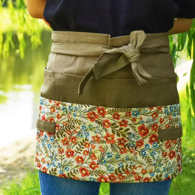 MILCIL one-size waist apron with adjustable ties for a comfortable fit