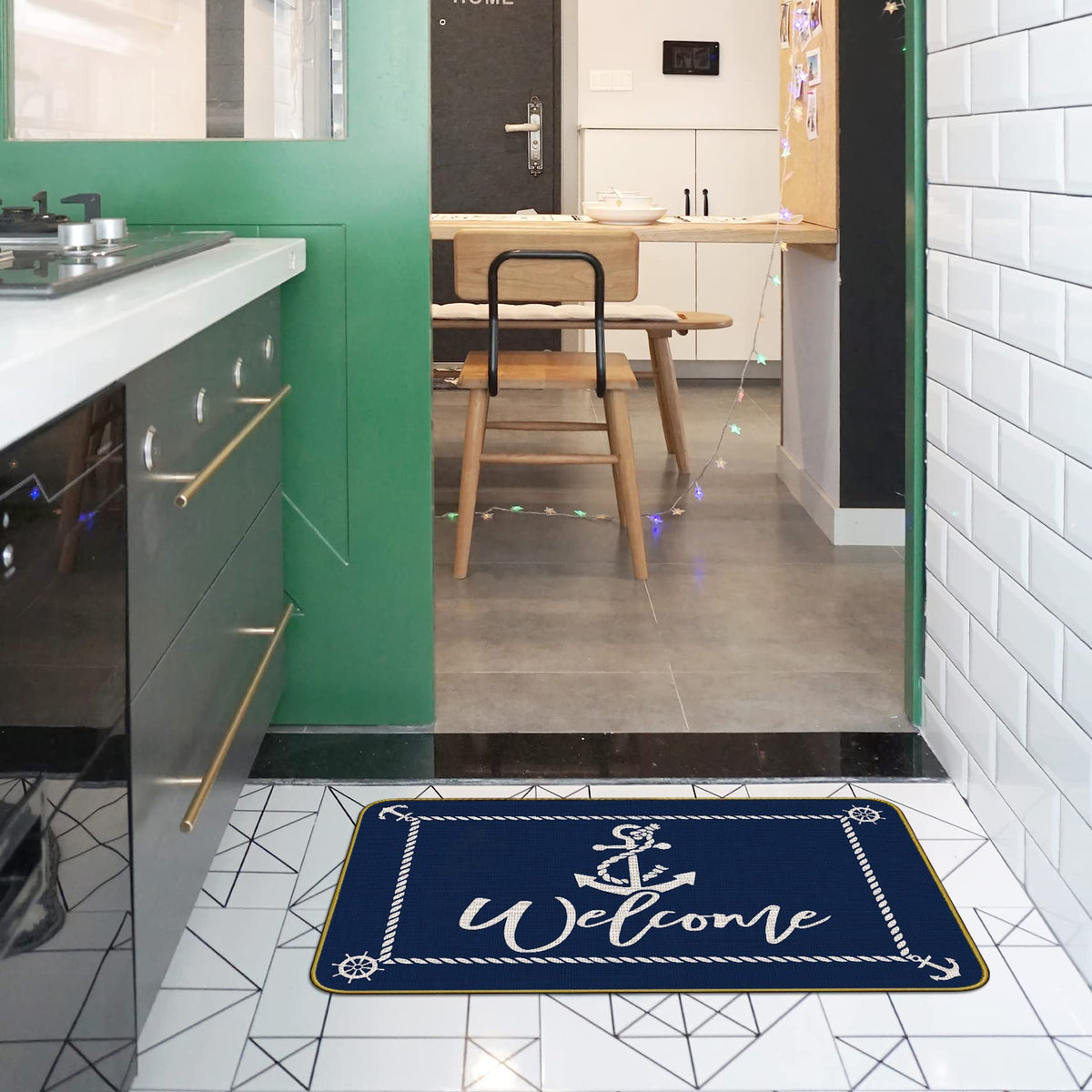 Mingnei linen-textured anti-slip boat mat improves safety at thresholds.