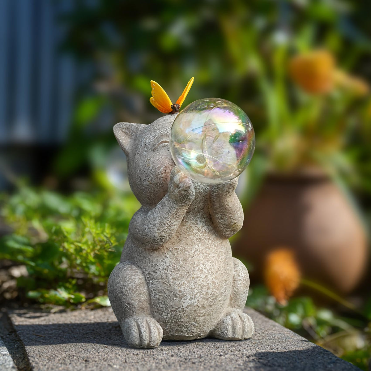 MININOVA cat statue glowing at night thanks to bubble light for cozy evenings.