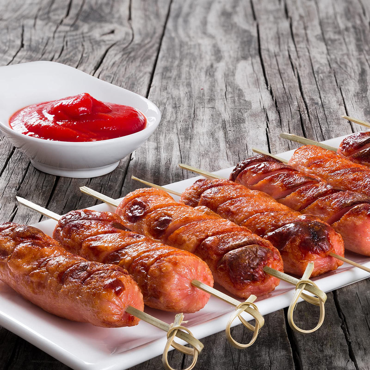 Minisland eco-friendly bamboo skewers from renewable raw material.