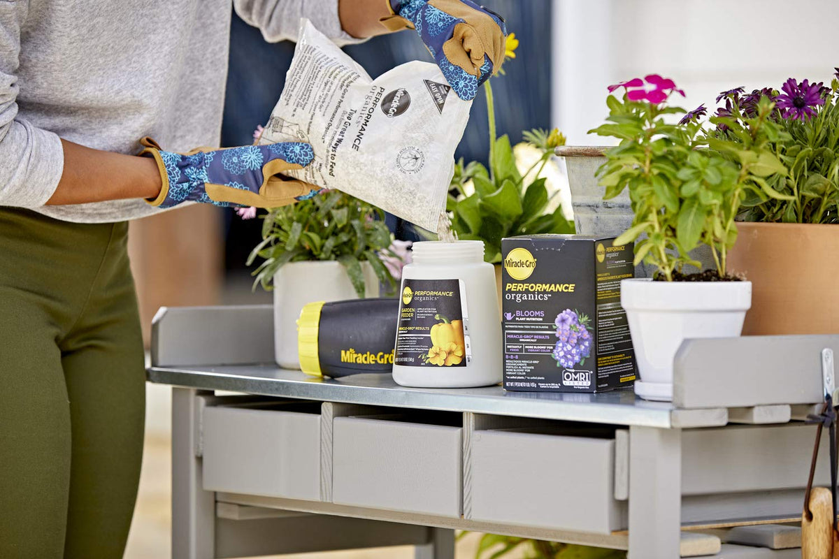 Miracle-Gro Performance Organics Blooms ready-to-feed formula simplifies garden care